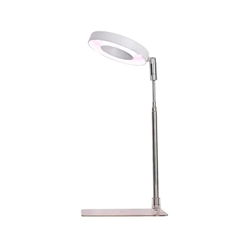 lampe blanche avec pied